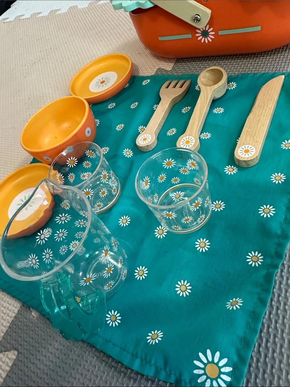 DJECO Wooden Picnic Basket Playset with Orange & Teal Accessories